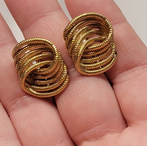 Anne Klein goldtone textured spiral clip on screw back earrings Vintage - Picture 8 of 8